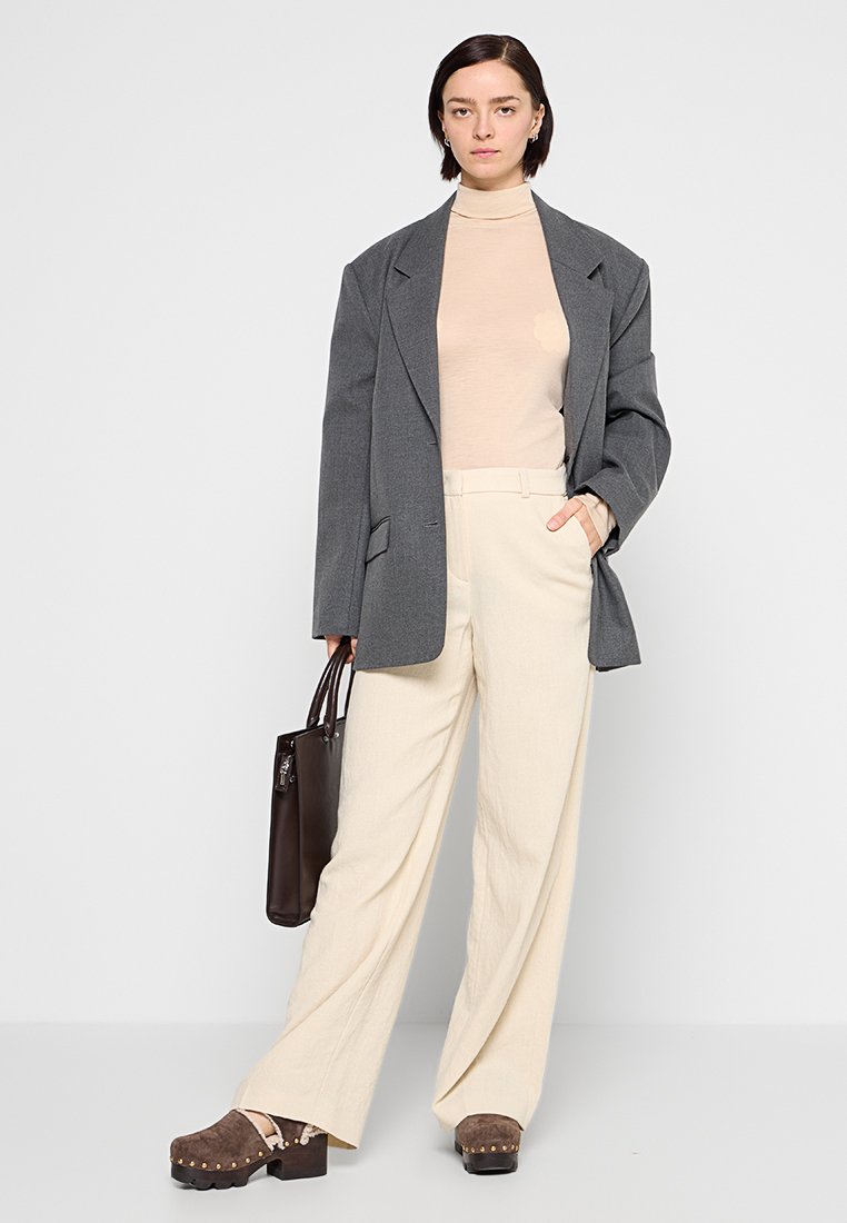 RIANI WIDE FIT