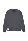 Grau zip-up Jacke aus weichem Material, mit rundem Hals, seitlichen Taschen mit Knöpfen, gerippten Bündchen und einem Etikett am unteren Saum.