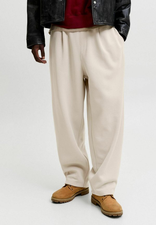 Jack & Jones JPSTEVAN BRADLEY SWEAT PANTS - Tracksuit bottoms - moonbeam