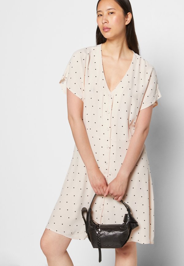 NA-KD BUTTON FRONT DRESS