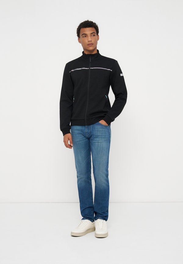 EA7 Emporio Armani