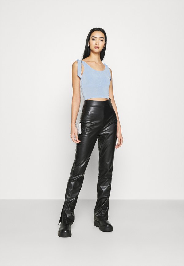 Monki CALLY