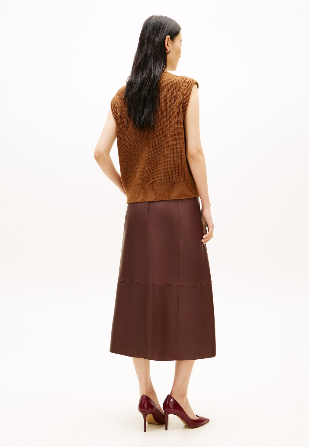 GOLD-TONE BUTTON RIB-KNIT VEST Media 4