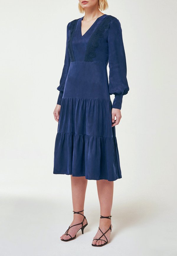 IVY OAK MIX DRESS MIDI