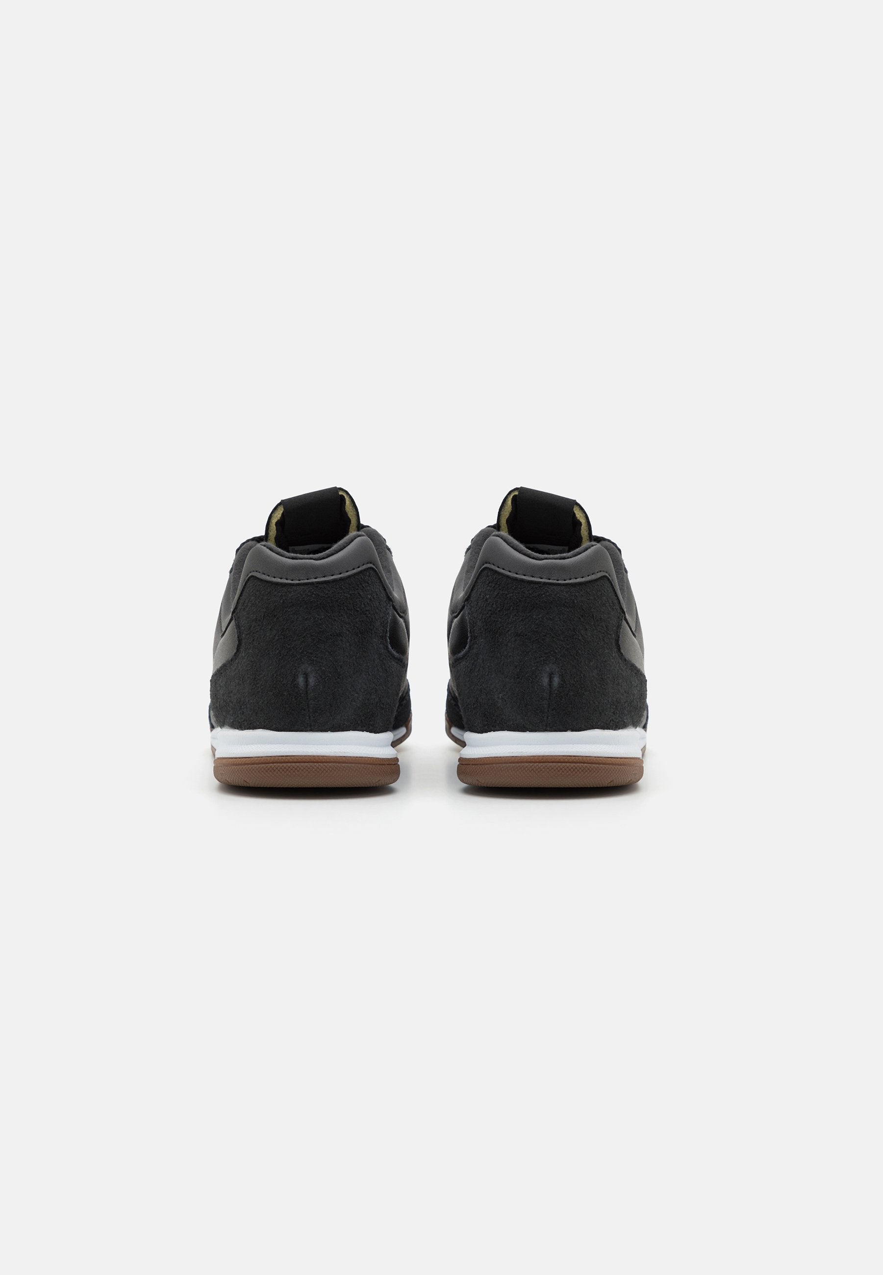 New Balance URC42 UNISEX