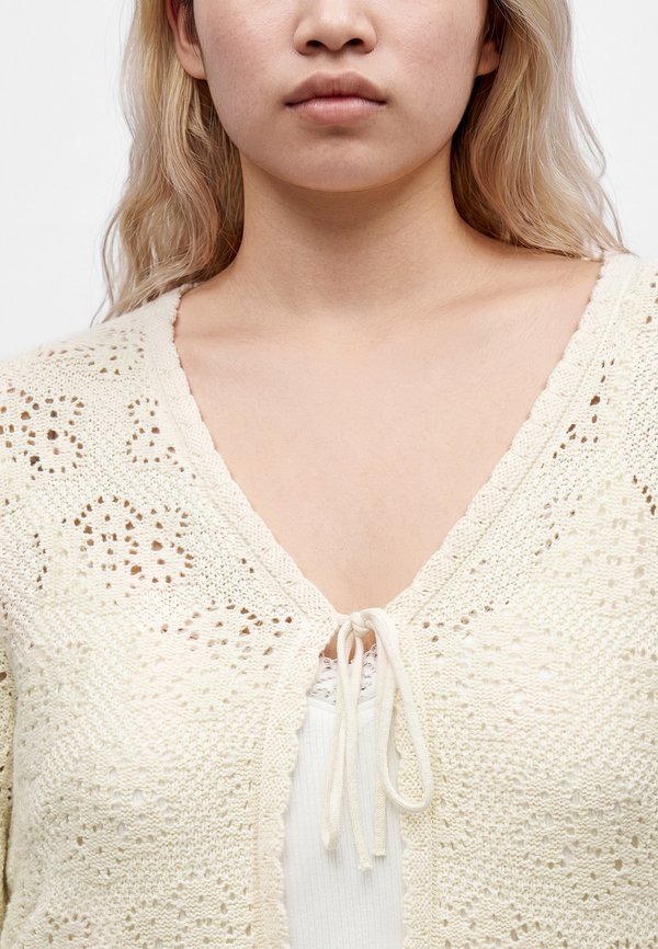 Vero Moda Curve VMCAVA V NECK TIE STRING