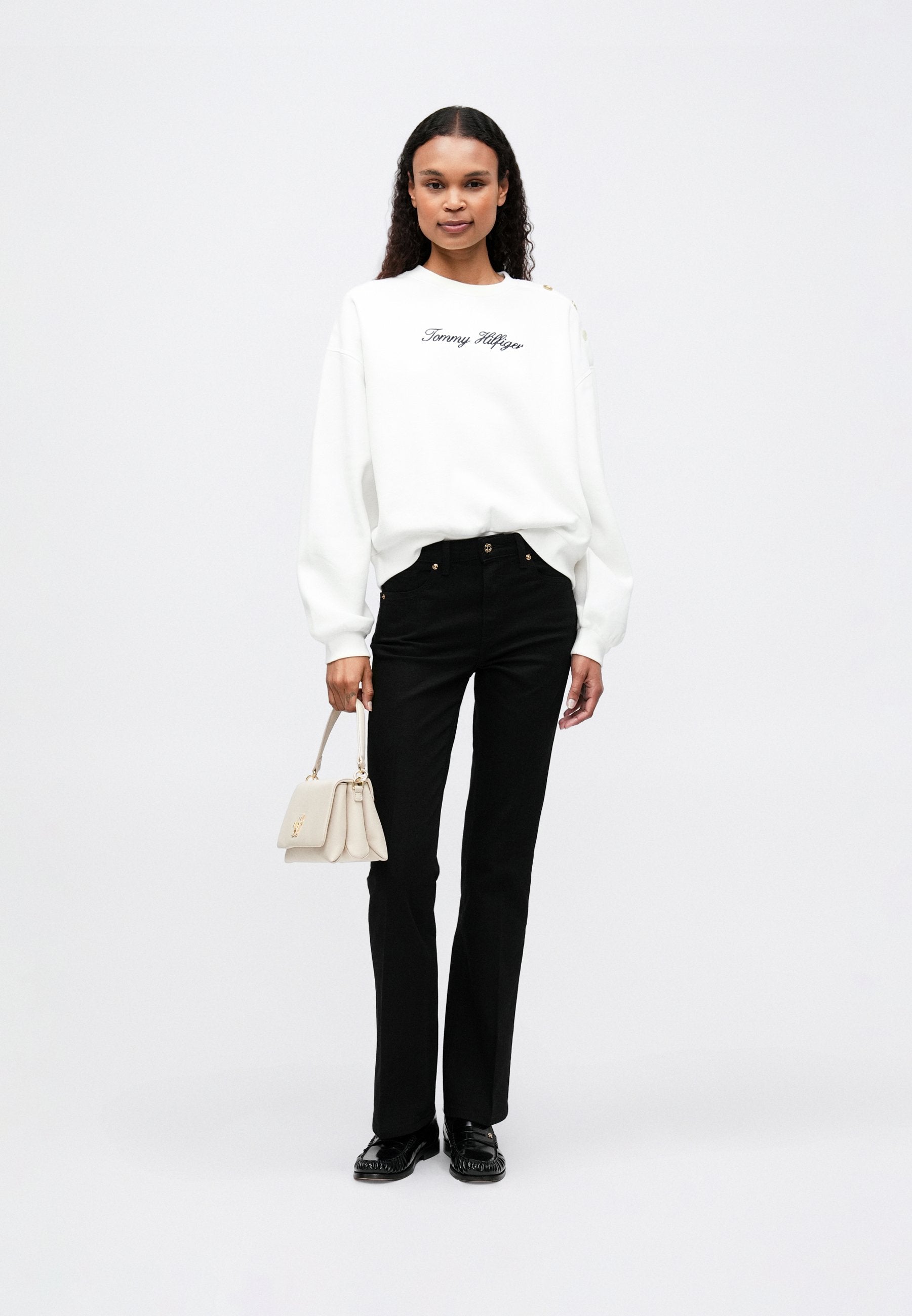 MID RISE BOOTCUT BLACK JEANS Media 2