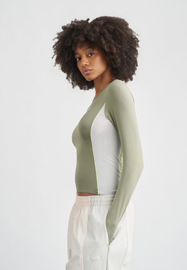 Nike Sportswear SHOX - Long sleeved top - dark green