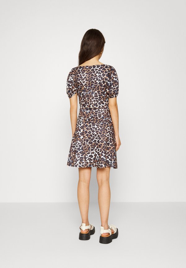 ONLY Petite ONLTHEA FEVER PUFF DRESS