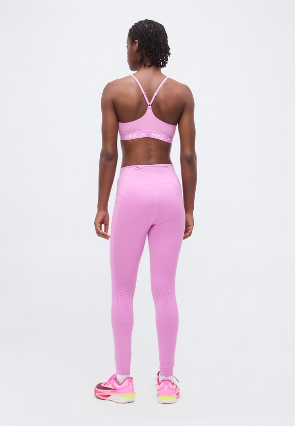 Nike Performance SWIFT