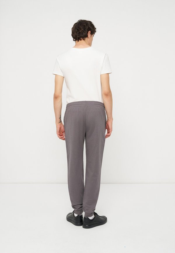 EA7 Emporio Armani