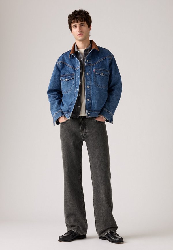 Levi's® 567® RELAXED FLARE