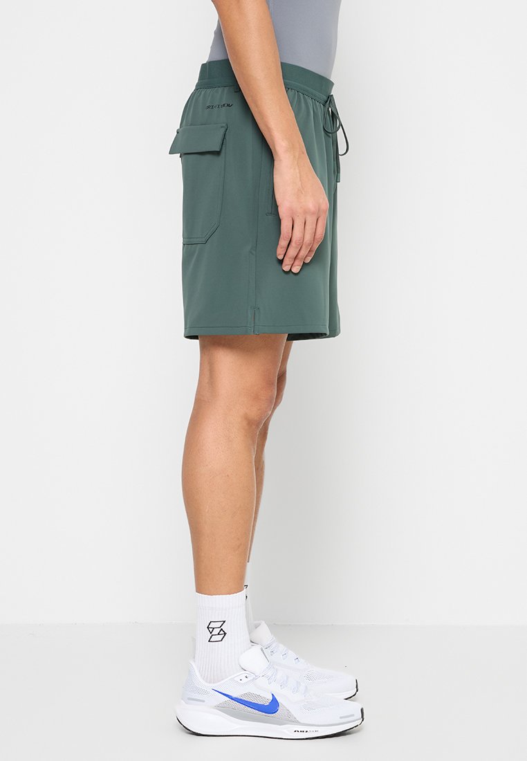 Nike Performance