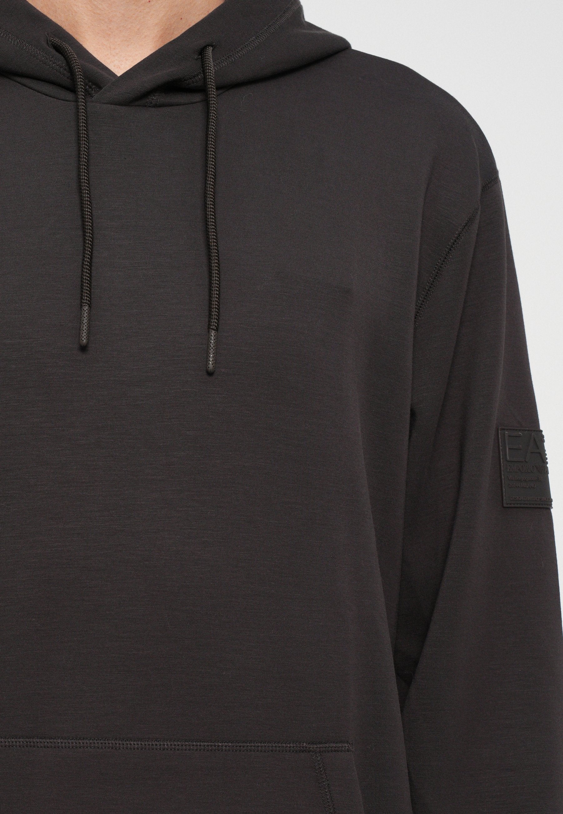 TRAIN HOODIE UNISEX Media 6