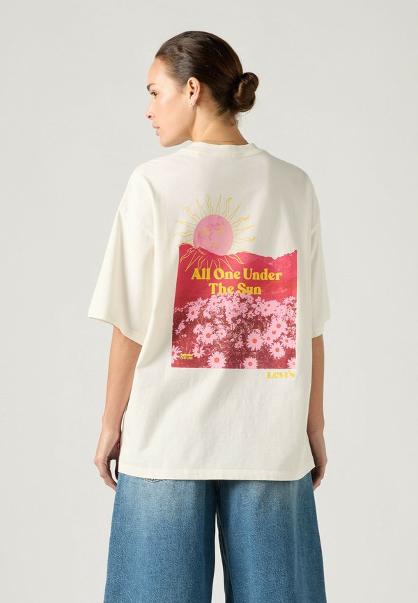 Levi's® LSE_GRPH SHORT STACK TEE LSE_STARDUST FR - Print T-shirt - feel good in levi's - whites
