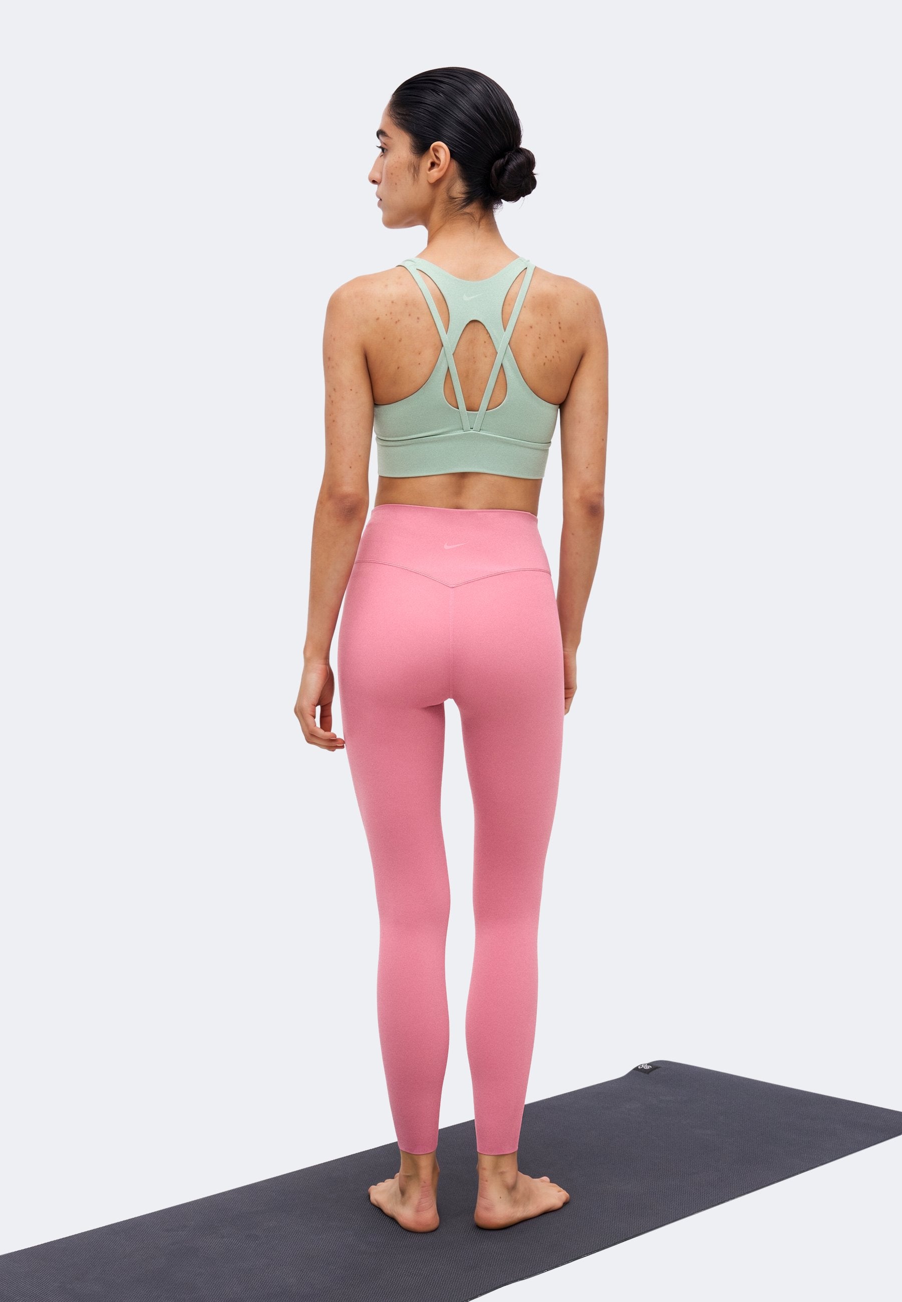 Nike Performance ZENVY
