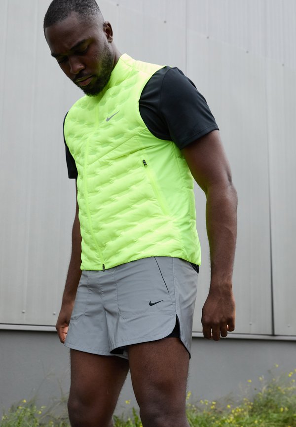 Nike Performance REFLECT - 2-in-1 shorts - black/silver-coloured