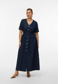 Vero Moda Curve Denim VMCJANINA Long - Denim dress - dark blue denim