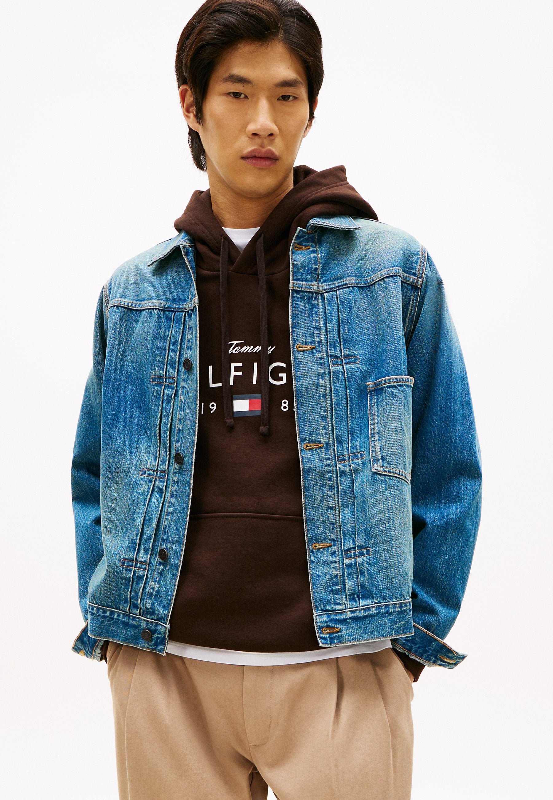 CINCH BACK DENIM TRUCKER JACKET Media 3