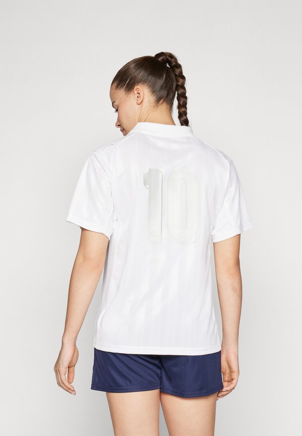 Puma INDIVIDUAL TEE - Print T-shirt - white