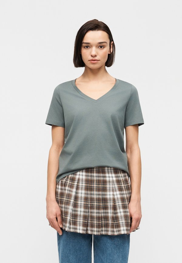 Vero Moda VMPAULINA NECK NOOS - Basic T-shirt - balsam green