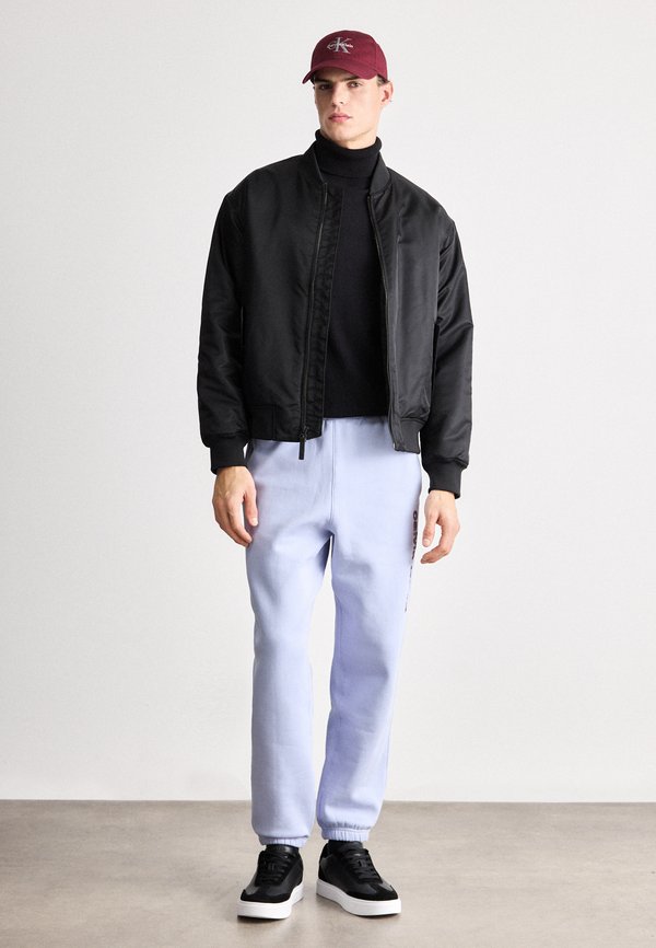 Calvin Klein RETRO GRAPHIC