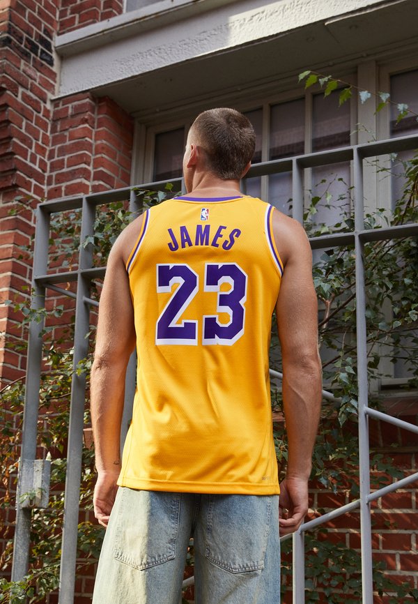 Nike Performance LOS ANGELES LAKERS LEBRON JAMES LAL - NBA jersey - amarillo