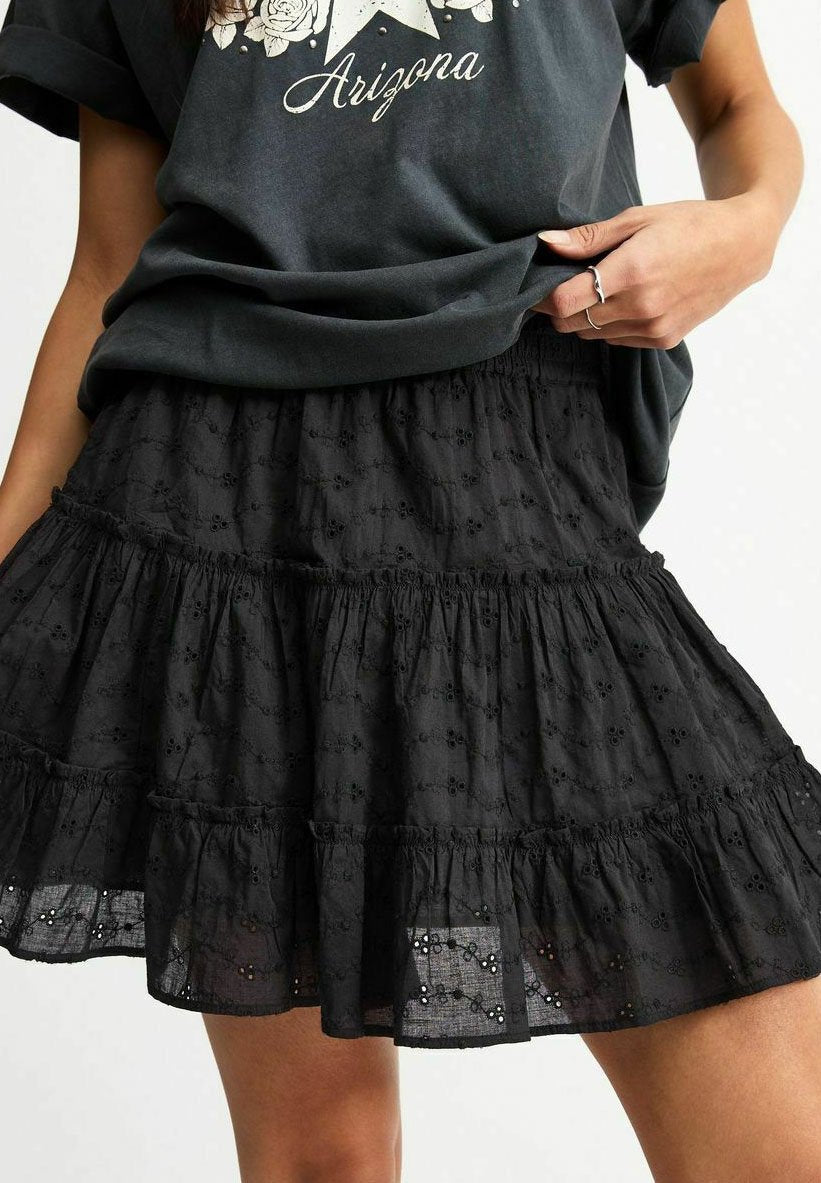 New Look BRODERIE ANGLAISE TIERED MINI
