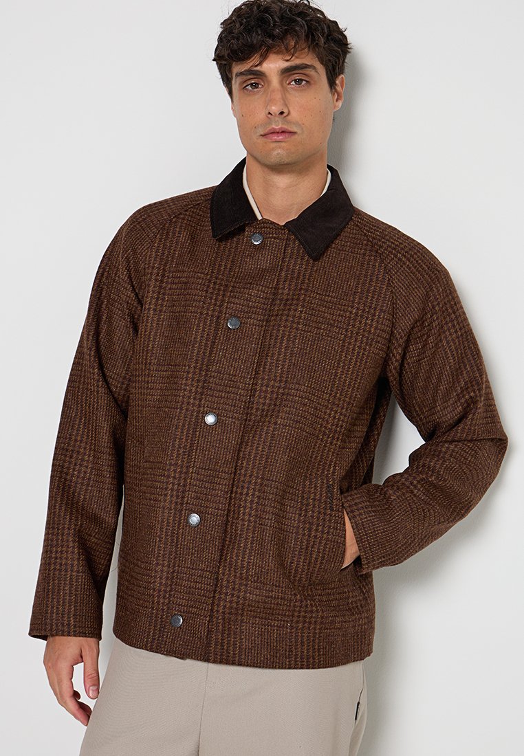 Barbour International TRACKER