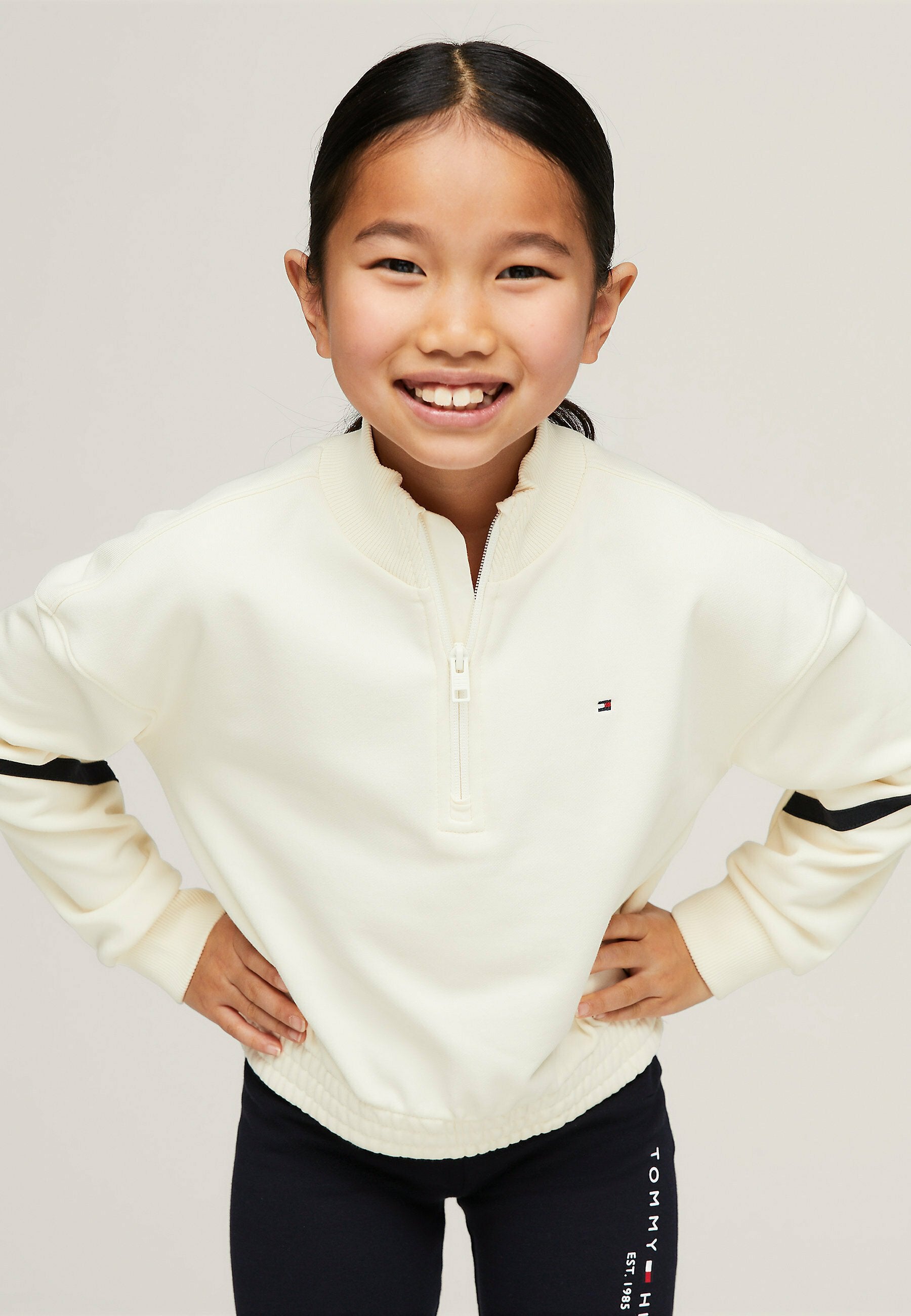 GLOBAL HALF-ZIP RELAXED Media 5