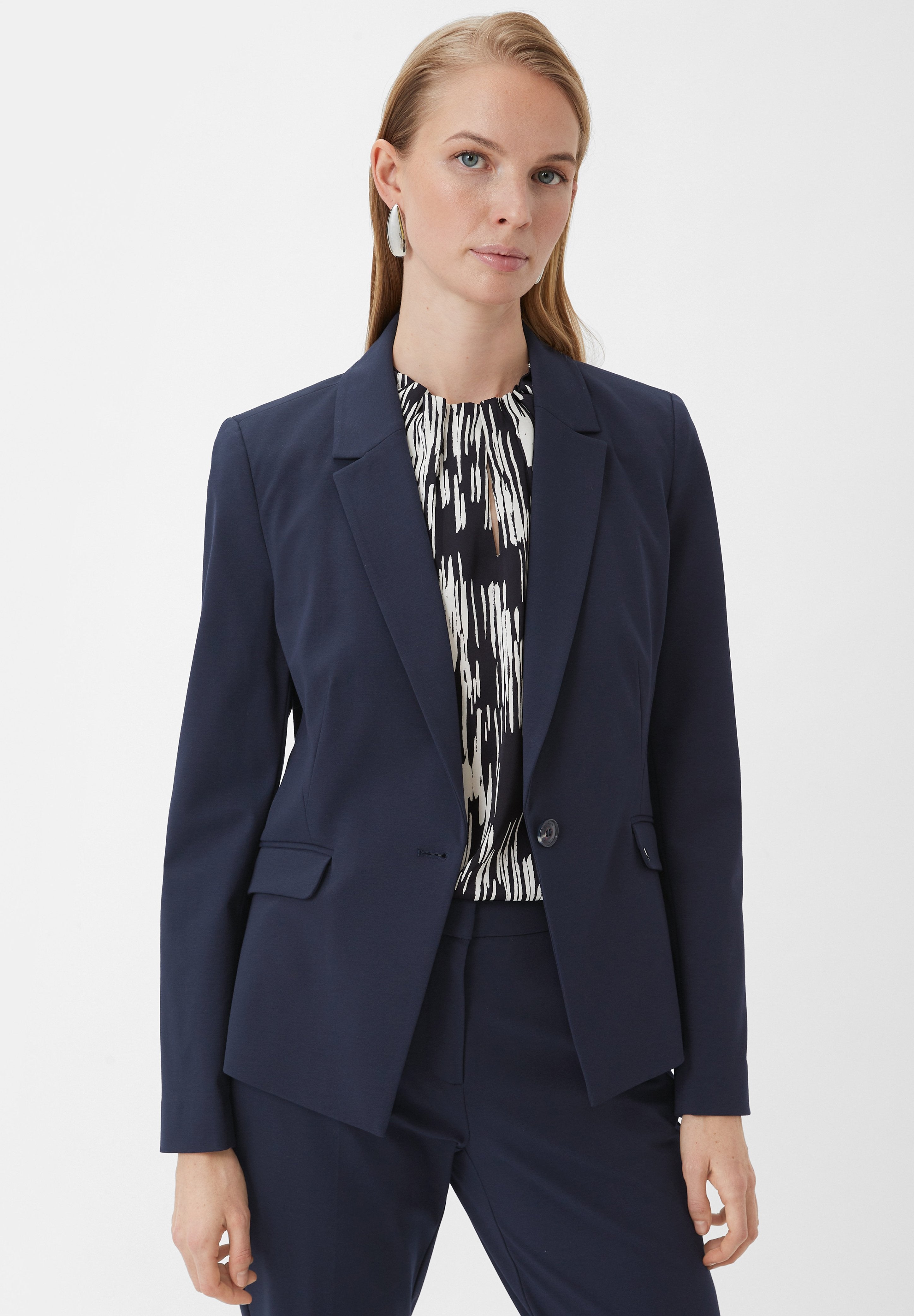 comma Blazer Media 3