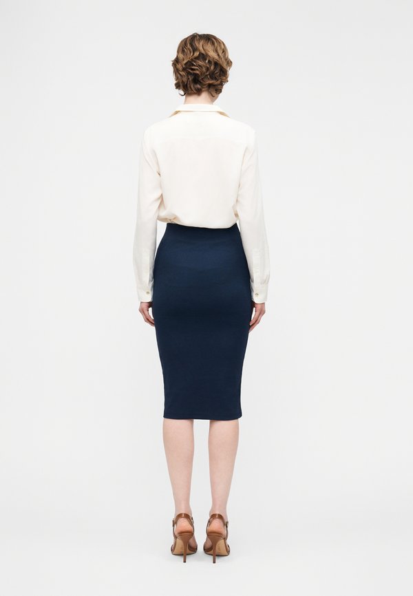 Lauren Ralph Lauren TARVER