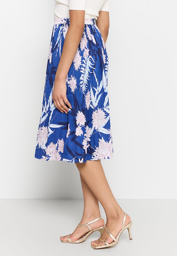 MARCIANO BY GUESS HALLEY