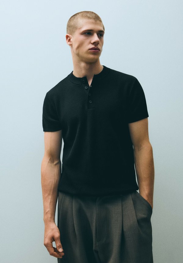 Bershka HENLEY COLLAR - TSHIRT - Basic T-shirt - black