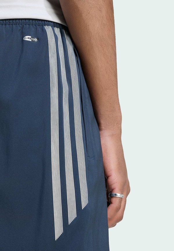 adidas Originals LIGHTWEIGHT REGULAR