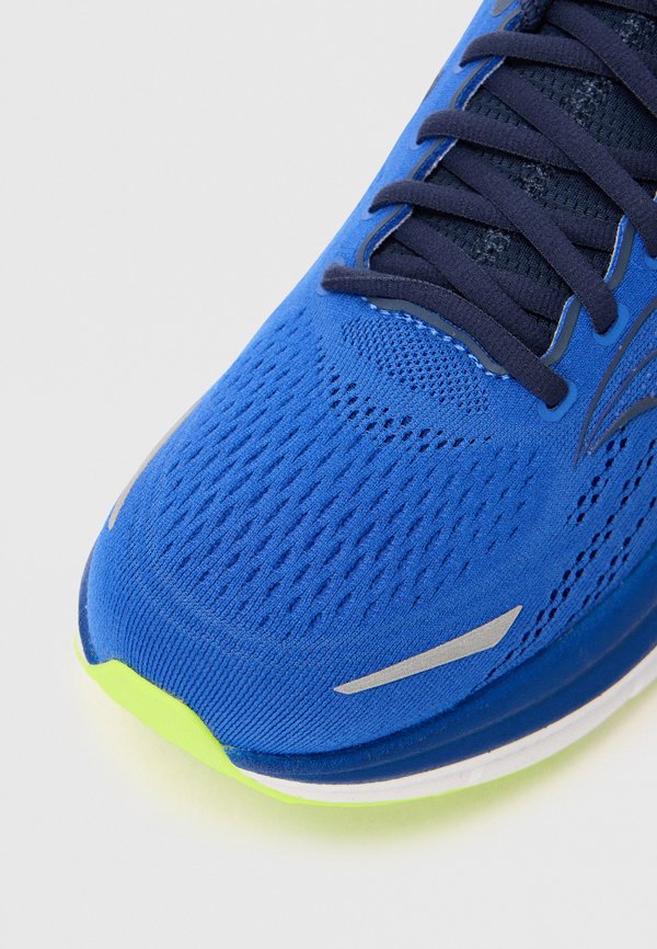 Saucony HURRICANE 25