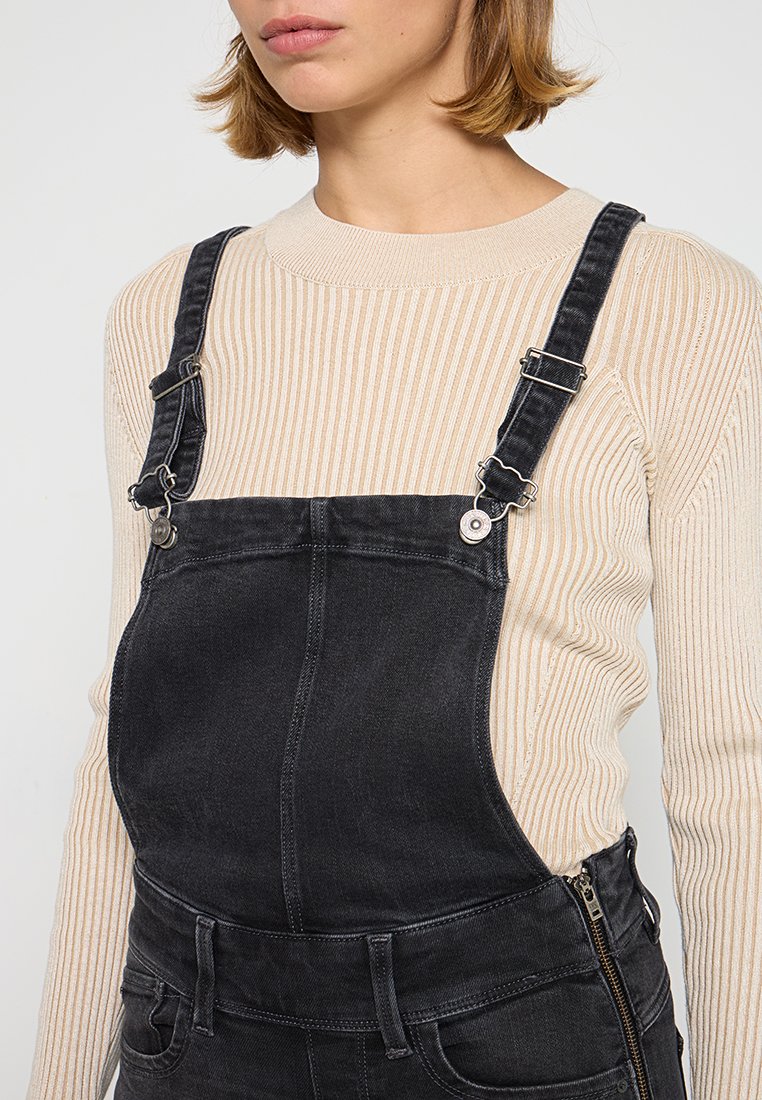 lynn skinny fit Media 3