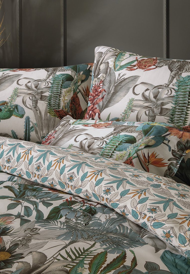 CXL by Christian Lacroix