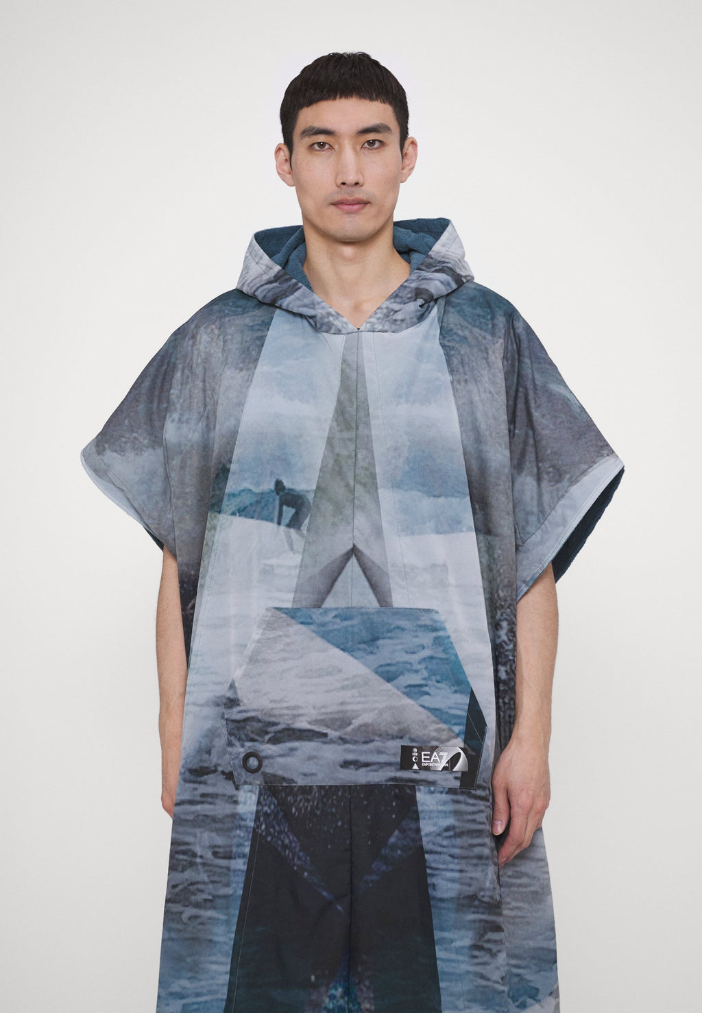 CAPE OVERCOAT Media 6