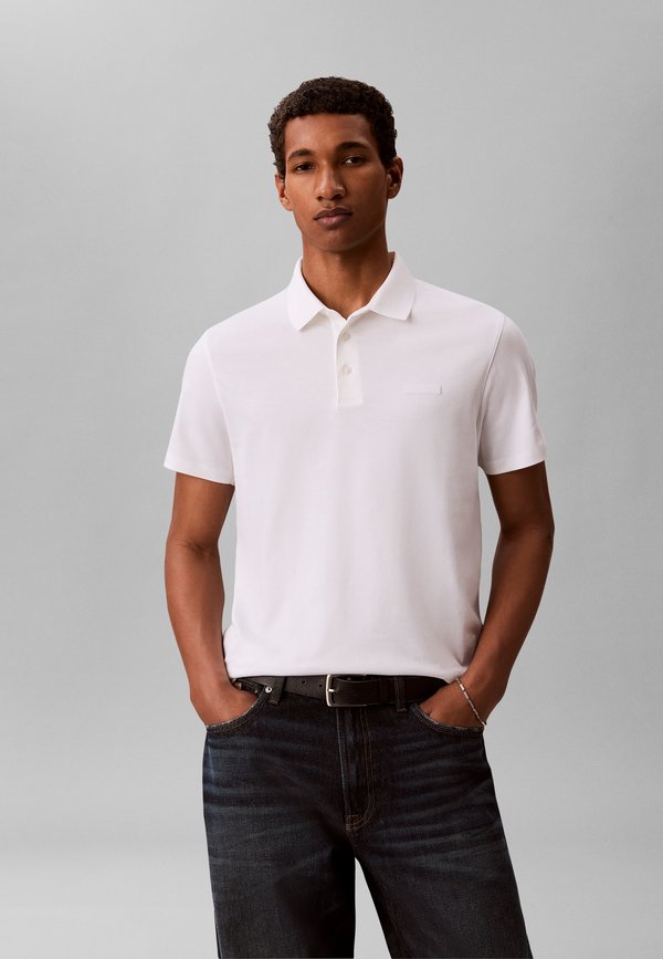 Calvin Klein SLIM SUPIMA LOGO PATCH  - Polo shirt - bright white