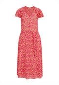Blumenkleid mit pinken und gelben Mustern, kurzen, flatterhaften Ärmeln, V-Ausschnitt, tailliert mit einem Gürtel, knielang, aus leichtem Material.