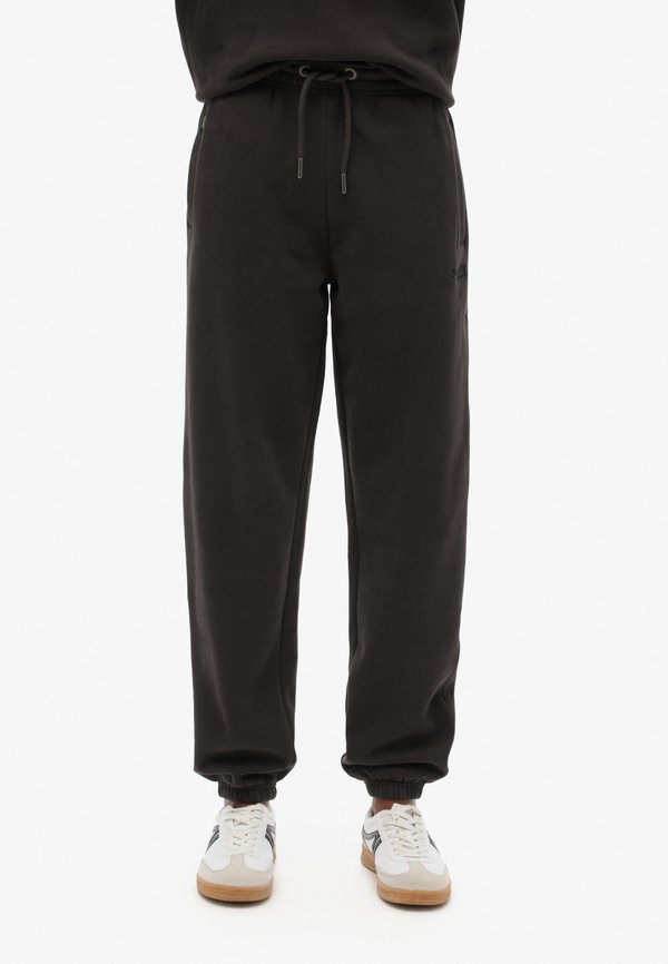 Superdry & Co ESSENTIAL LOGO CUFFED JOGGERS - Tracksuit bottoms - bison black