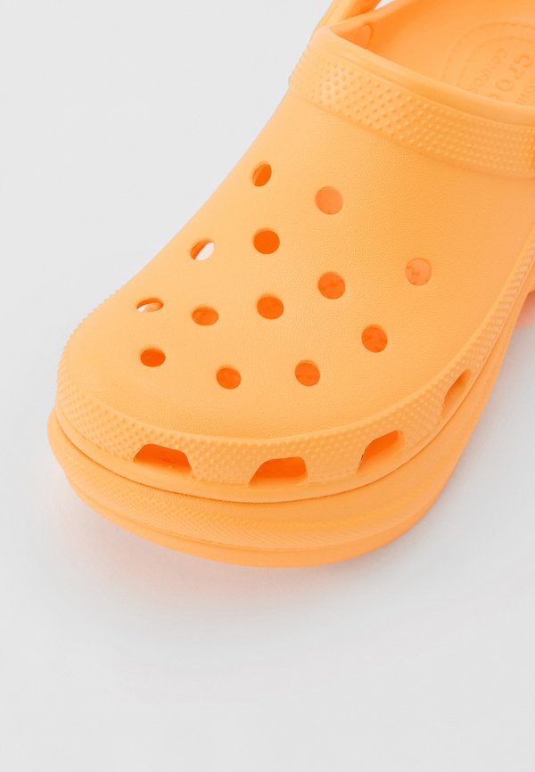 Crocs BAE