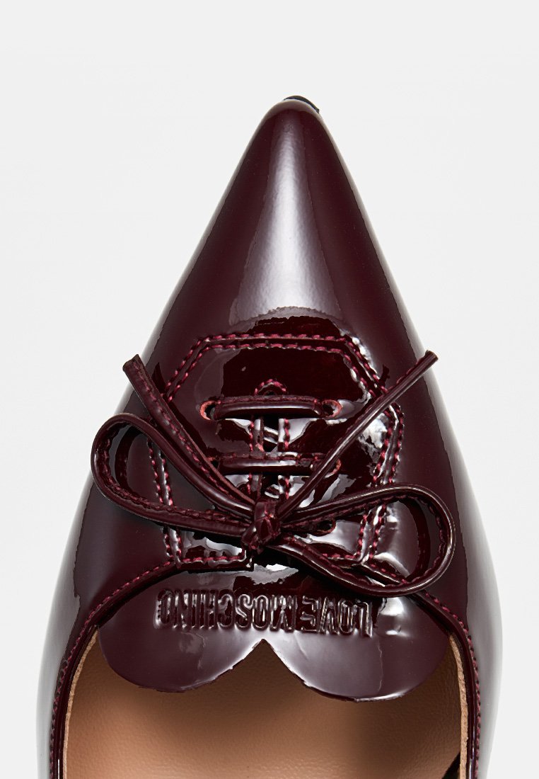 Love Moschino