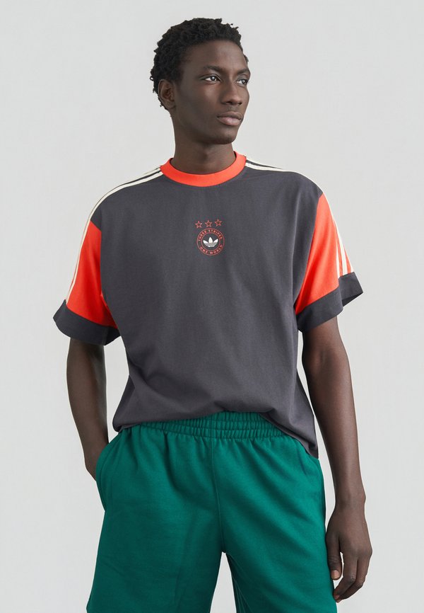 adidas Originals PANELED TEE - Print T-shirt - utility black