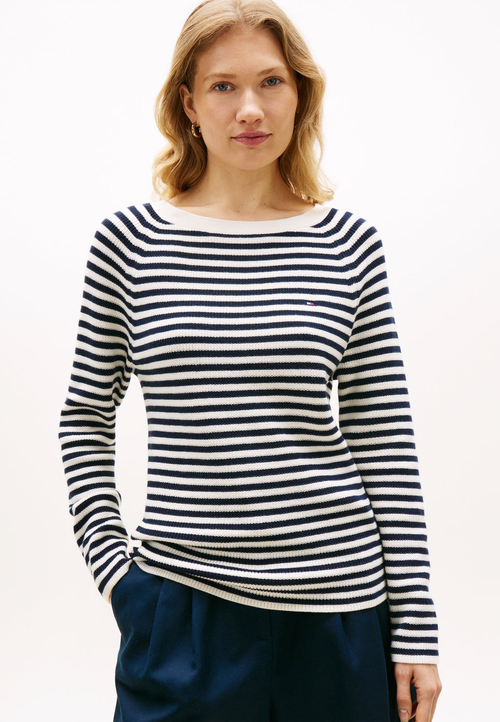 FINE KNIT BOAT NECK JUMPER Media 3
