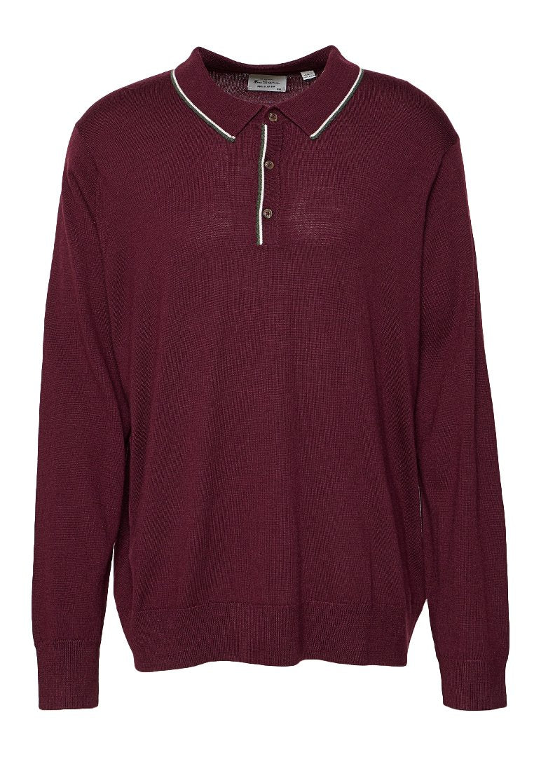 Maroonfarbenes Langarm-Poloshirt aus strukturiertem Stoff, mit drei Knöpfen und kontrastierendem weißen Kragen sowie Blenden-Details.