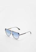 Metallrahmen-Aviator-Sonnenbrille mit gradienten blauen Gläsern und verstellbaren Nasenpolstern, die auf einer weißen Oberfläche liegen.
