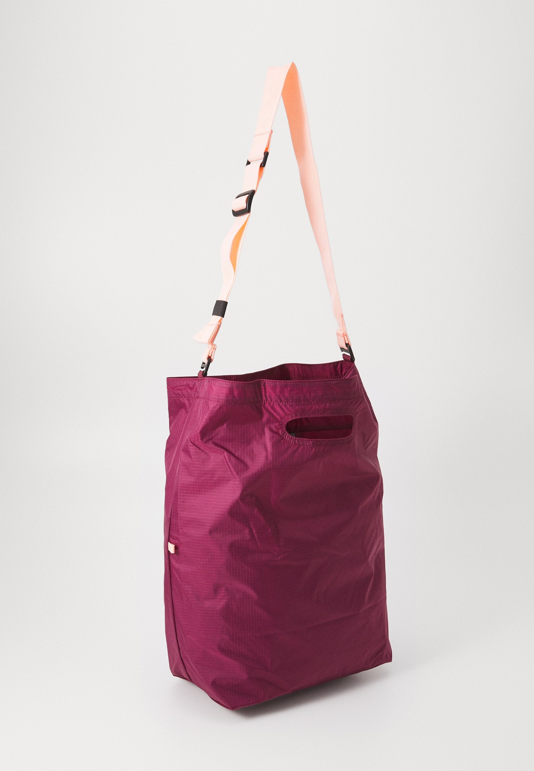 Peak Performance STREET SHOPPER UNISEX