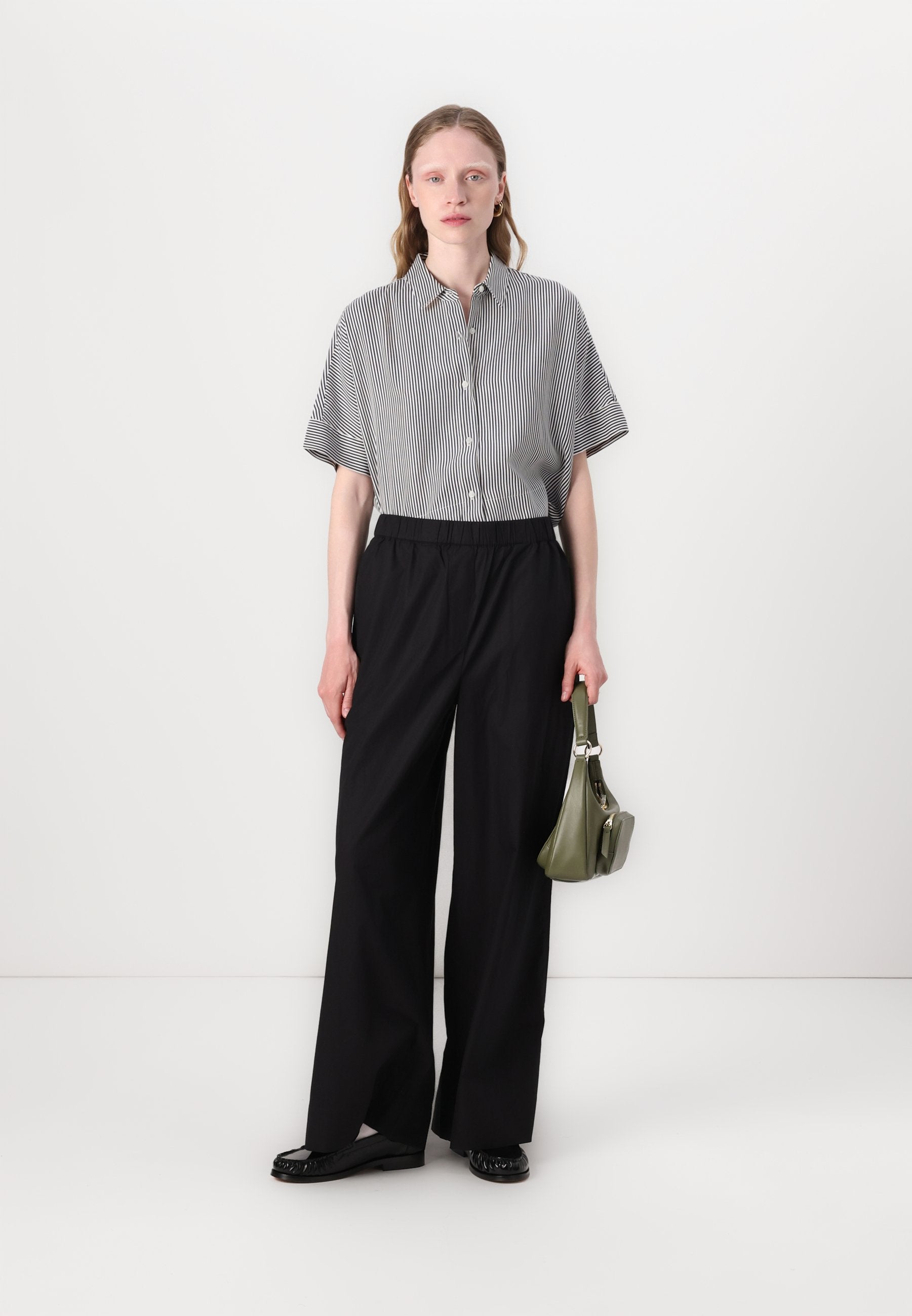 WIDE LEG PANT Media 2